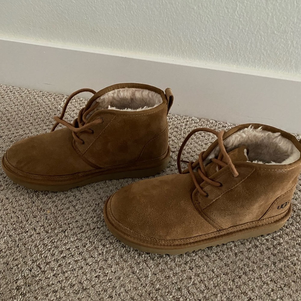 Ugg Neumal size 6